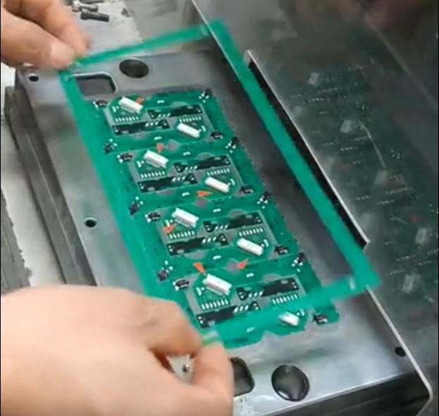 1744602413.png 冲压分板机PCB废物边.png